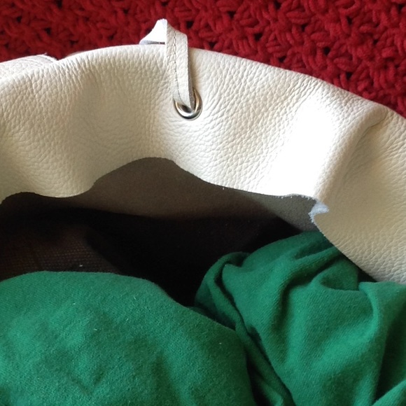 Clarissa C. Cream Leather Market Tote from Italy - Picture 5 of 7